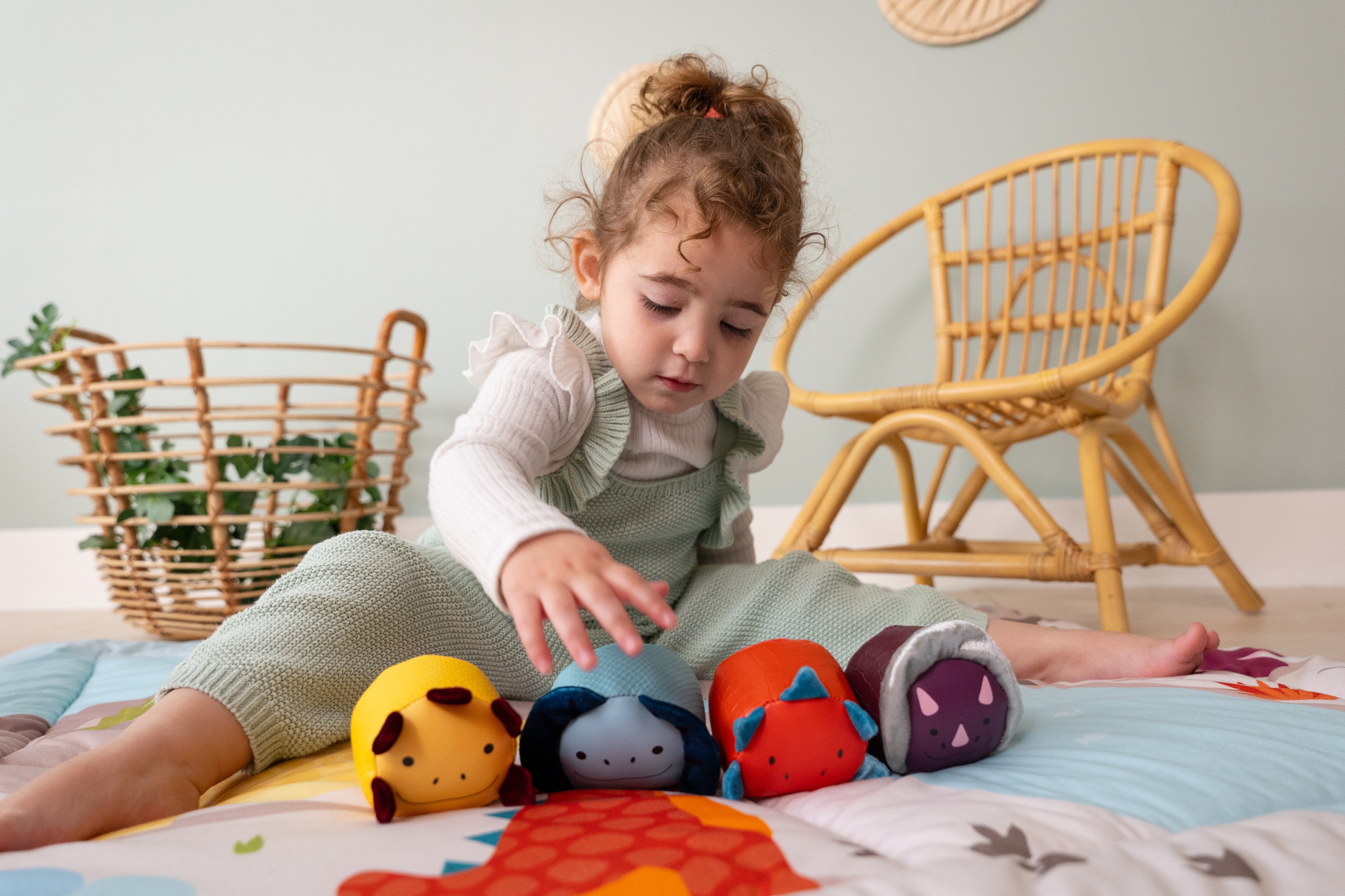 Roly Poly balls - Set of 4 plush balls - Dino Friends